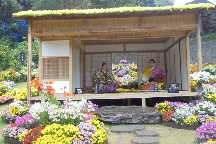 Patung Nariakira Shimadzu dan Takamori Saigo ditempatkan di dalam sebuah pondok khusus di Sengan-en, Kagoshima, Jepang.