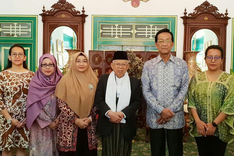 Cawapres Maruf Amin bertemu Sri Sultan Hamengku Buwono X di Kraton Kilen, Yogyakarta, Senin (15/10/2018)