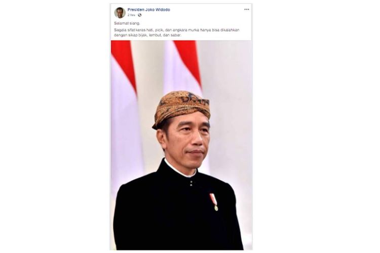 Pada Kamis (18/1/2019) siang, Jokowi mengunggah sebuah foto diri. Dalam foto dengan komposisi medium-up tersebut, Jokowi mengenakan busana khas Jawa, yakni beskap hitam dan blangkon.