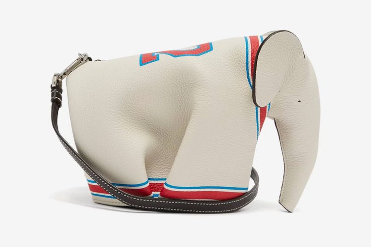 Tas cross-body Loewe yang berbentuk gajah