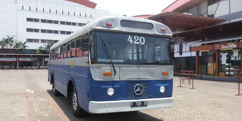 Mercedes Benz OF 1113 Superior Coach milik PPD. Bus ini merupakan salah satu dari sekian bus lawas yang dipamerkan dalam pameran Indonesia Classic N Unique Bus (Incubus) 2018 di Hall B Jakarta International Expo, Kemayoran, Jakarta Pusat pada 22-24 Maret 2018.