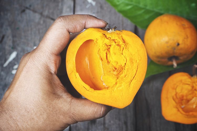 Canistel merupakan buah yang banyak ditemukan di Meksiko. Buah ini juga sering disebut egg fruit atau yellow sapote.