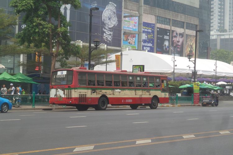Ilustrasi bus kota di Thailand