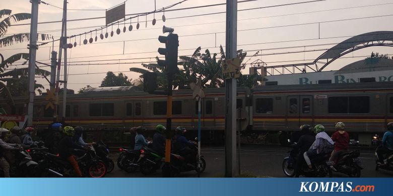 Palang Pelintasan Kereta di Bintaro Rusak, Mobil Nyaris Tertabrak