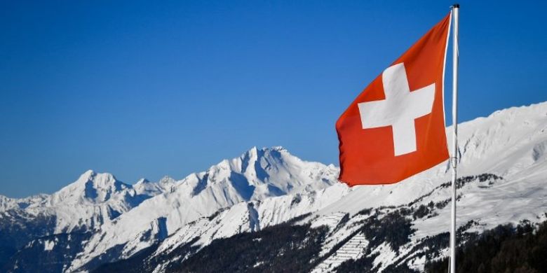 Bendera Swiss. (AFP/Fabrice Coffrini)