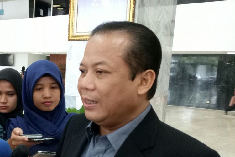 Wakil Ketua DPR Taufik Kurniawan di Kompleks Parlemen, Senayan, Jakarta, Selasa (10/10/2017)