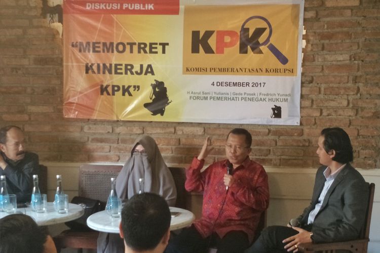 Anggota Komisi III Arsul Sani dalam sebuah diskusi bertajuk Memotret Kinerja KPK di kawasan Cikini, Jakarta Pusat, Senin (4/12/2017).