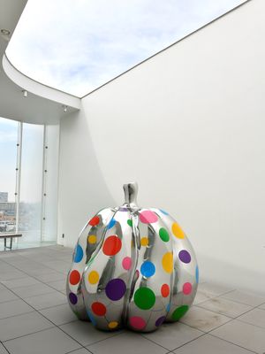 PUMPKIN 2015, Stainless steel, cat urethane, 173.7 x ø182.2cm 