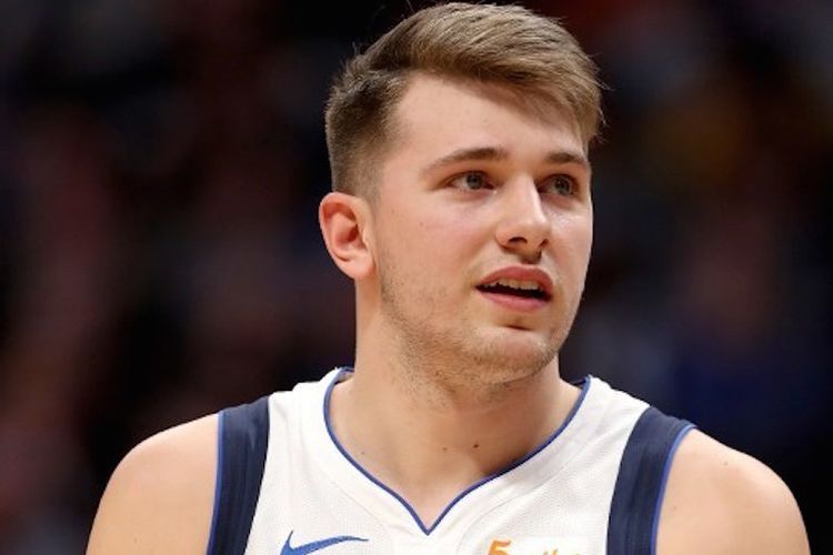 Pemain basket Dallas Mavericks, Luka Doncic. 