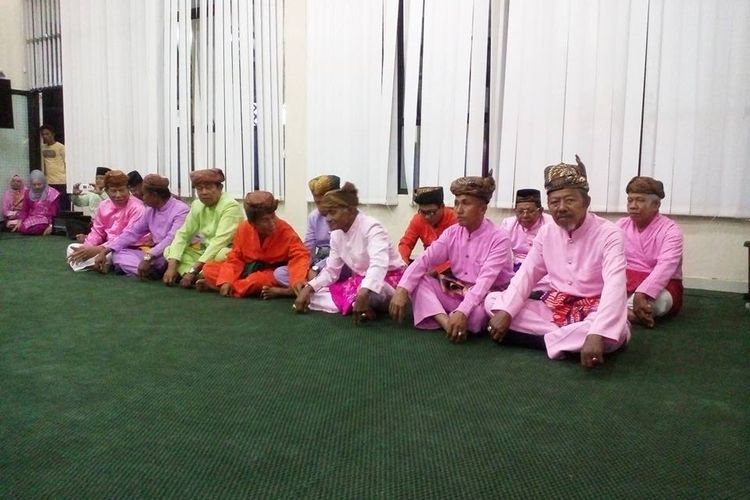 Sejumlah pemangku adat, pemerintah, dan tokoh masyarakat Bone Bolango, Gorontalo bersidang menentukan awal Ramadhan. Prosesi ini dinamakan Tonggeyamo.