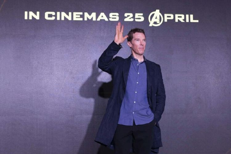 Aktor Benedict Cumberbatch menghadiri konferensi pers film Avenger: Infinity War di Marina Bay Sands, Singapura, Minggu (15/4/2018).