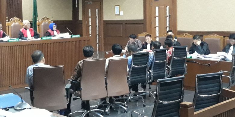 Jaksa KPk menghadirkan enam saksi dalam persidangan untuk terdakwa Gubernur nonaktif Jambi Zumi Zola di Pengadilan Tipikor Jakarta, Kamis (6/9/2018).