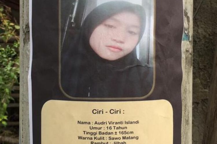 Poster wajah Audri dipasang di sejumlah wilayah starategis seperti tiang listrik, di Kecamatan Klapanunggal, Kabupaten Bogor, Jawa Barat(Istimewa)