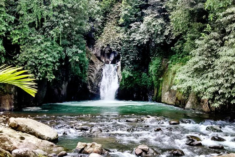 Air Terjun Sampuren Putih.