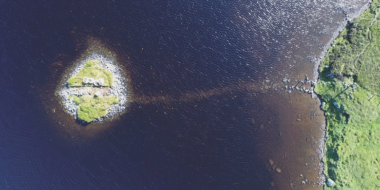 Salah satu pulau buatan dari zaman Neolitik, kemungkinan pulau di gunakan sebagai tempat melakukan ritual.