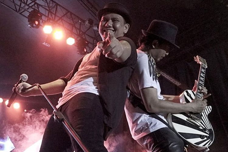 Padi Reborn tampil di Konser SuperMusic.id Dare to Rock 2018 yang diadakan di Lapangan PIK, Cakung, Jakarta Timur pada Jumat (20/4/2018) lalu.