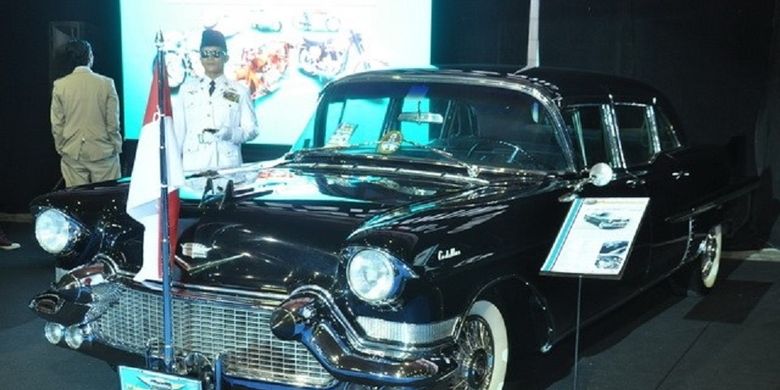 Cadillac Series 70 yang pernah digunakan Presiden Soekarno sebagai kendaraan dinasnya.