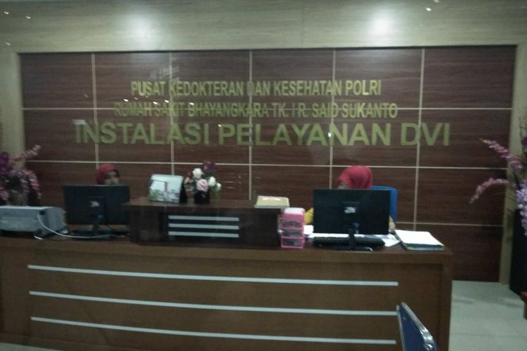 Posko bagi korban kebakaran gudang mercon di RS Polri, Kramatjati, Jakarta Timur, Kamis (26/10/2017).