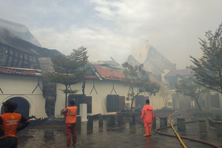 Bagian dalam Museum Bahari yang terbakar Selasa (16/1/2018).