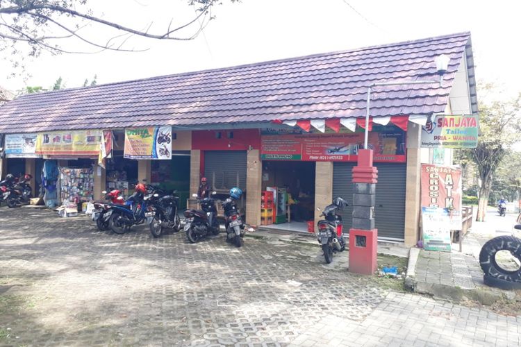 Para penyewa kios di kompleks Benteng Willem II Ungaran, Kabupaten Semarang, merasa resah menyusul upaya pengusiran yang dilakukan Polres Semarang dari kios mereka.