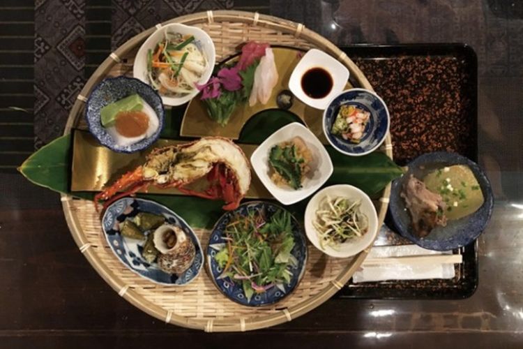Natsukasha-ya / Menikmati hidangan yang dibuat menggunakan bahan-bahan lokal Amami