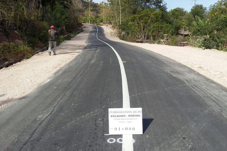 Jalan Poros Selatan Pulau Timor Bantu Akses Warga 2 Kabupaten di NTT
