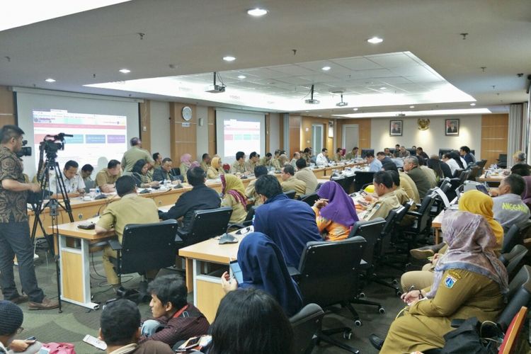 Suasana rapat banggar di Gedung DPRD DKI Jakarta, Jalan Kebon Sirih, Selasa (28/11/2017). 