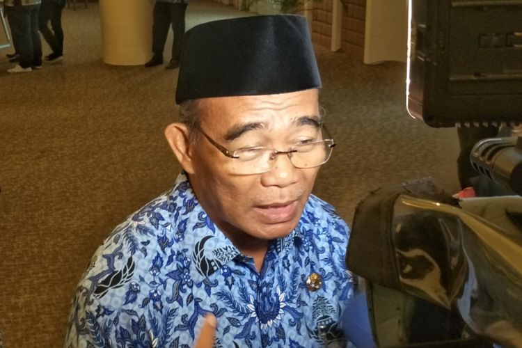 Menteri Pendidikan dan Kebudayaan Muhadjir Effendy saat ditemui di Kemenko PMK, Jakarta Pusat, Rabu (29/11/2017).