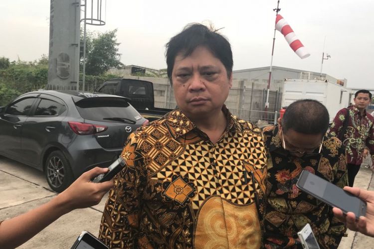 Menteri Perindustrian, Airlangga Hartarto saat diwawancarai di Cikarang, Selasa (26/6/2018).