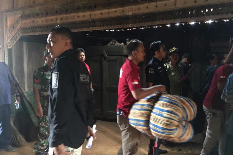 Satuan Reserse Kriminal Kepolisian Resor Blora, Jawa Tengah menggelar rekonstruksi kasus pembunuhan di Desa Bedingin, Kecamatan Todanan, Kabupaten Blora‎, Sabtu (15/12/2018). 