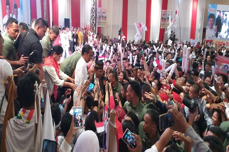Capres Jokowi saat hadiri Kampanye terbatas di Gedung Kalawa Water Park Palangkaraya, Senin (8/4/2019). 