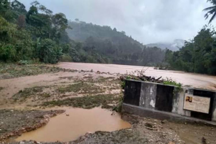 Lahan pertanian milik warga di Kecamatan Silima Pungga-pungga, Kabupaten Dairi, rusak dihajar banjir bandang, Rabu (19/12/2018).