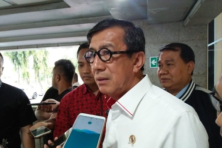 Menteri Hukum dan HAM Yasonna Laoly di Kompleks Parlemen, Senayan, Jakarta, Senin (17/6/2019)