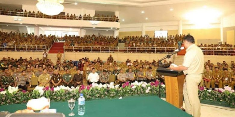 Gubernur Sulawesi Utara Olly Dondokambey dalam Rapat Koordinasi Daerah (Rakorda) dalam rangka pemantapan penyelenggaraan Pemilu Serentak yang digelar di Auditorium Mapalus, Senin (25/2/2019).