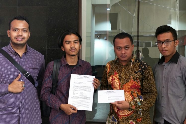 Tim Advokasi Pengungkapan Penembakan Misterius (Tap Petrus) yang terdiri dari LBH Jakarta, Kontras dan Advokat Pro Rakyat mendatangi Kantor Mabes Polri, Jakarta, Senin (28/5/2018).