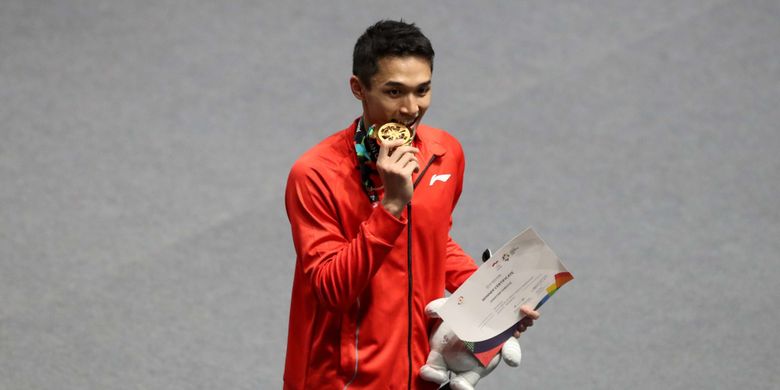 Tunggal putra Indonesia, Jonatan Christie, menyabet medali emas nomor perseorangan cabang olahraga bulu tangkis Asian Games 2018 dalam partai final di Istora Senayan, Jakarta, Selasa (28/8/2018). Jonatan menaklukkan wakil Taiwan, Chou Tien Chen.