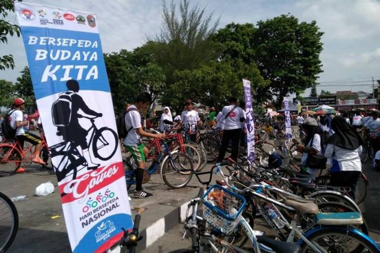 Gowes Pesona Nusantara yang telah melalui sekitar 80 kota dan kabupaten di Indonesia itu berakhir di Magelang pada 9 September dan menjadi momentum peringatan Hari Olahraga Nasional, 