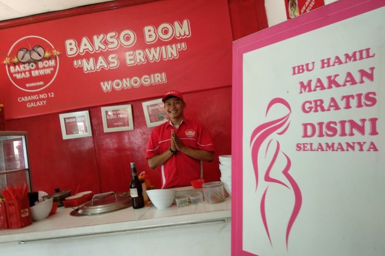 Warung Bakso Bom Mas Erwin di Taman Galaxy, Rabu (7/3/2018). Warung bakso ini memberikan program ibu hamil makan gratis selamanya dengan syarat dan ketentuan tertentu 
