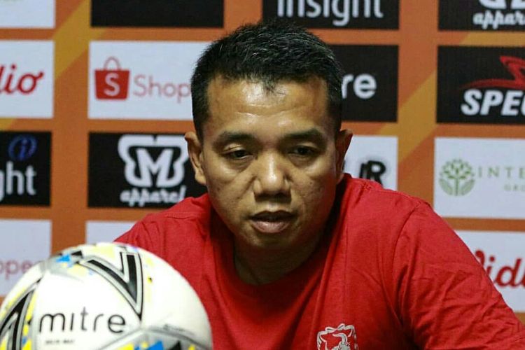 pelatih caretaker Madura united, Rasiman.