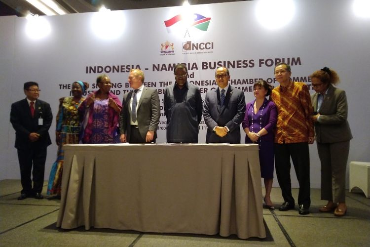 Kamar Dagang dan Industri (Kadin) Indonesia menandatangani perjanjian perdagangan dengan Kadin Namibia di Jakarta, Rabu (29/8/2018).