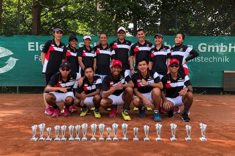  Tim Pelatnas Soft Tenis Indonesia berhasil menguasai arena The 11th Soft Tennis German Open 2018 di Frankfurt, 1 ? 3 Juni 2018