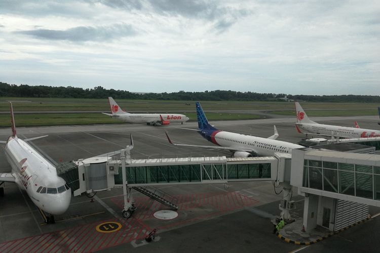 Ilustrasi: Sejumlah maskapai nasional terparkir di Bandara Sultan Aji Muhammad Sulaiman, Balikpapan Kalimantan Timur