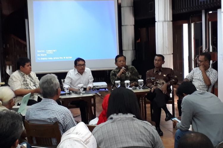 Deputi Kepala Staf Kantor Presiden Yanuar Nugroho (paling kiri foto) dalam diskusi di Bentara Budaya Jakarta, Selasa (15/1/2019).