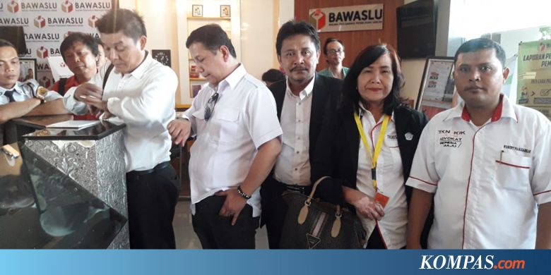 BPN Prabowo-Sandi Dilaporkan ke Bawaslu Terkait Spanduk #JkwBersamaPKI