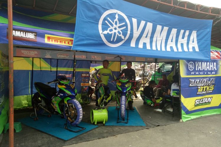 Salah satu paddock tim balap yang meramaikan gelaran Yamaha Cup Race 2019 seri kedua di Sirkuit Pancing, Medan, Sumatera Utara, 29-30 Juni 2019.