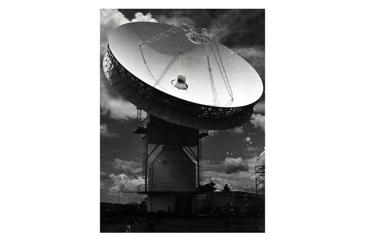 Satelit Bumi Telekomunikasi 