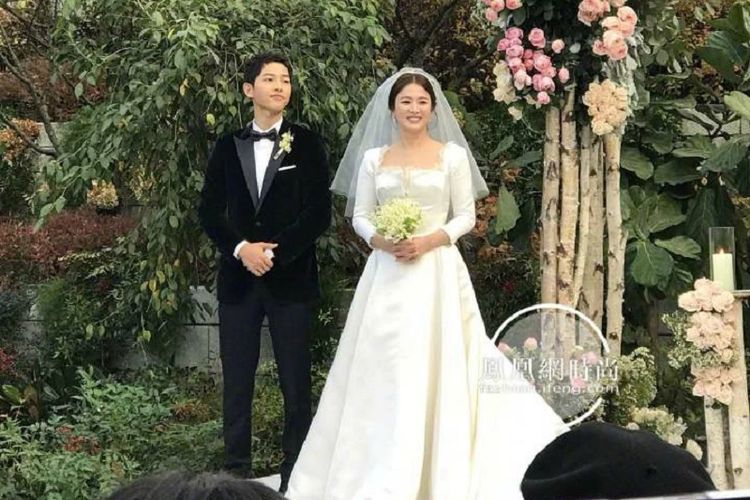 Song Joong Ki dan Song Hye Kyo menikah di Seoul, Korea Selatan, Selasa (31/10/2017).