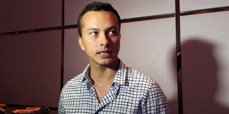Nicholas Saputra diabadikan saat dijumpai di Hotel Fairmont, Jakarta, Senin (12/6/2017).