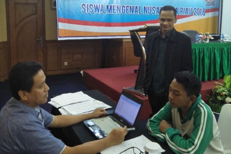 PT Perusahaan Gas Negara Tbk (PGN) akan mengirim 23 pelajar Sekolah Menengah Atas (SMA) atau sederajat di Provinsi Riau untuk mengikuti kegiatan Siswa Mengenal Nusantara di Provinsi Maluku pada 16-21 Agustus 2018 mendatang. 
