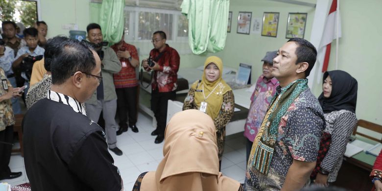 Wali Kota Semarang Hendrar Prihadi dalam kunjungannya ke SMPN 31 Semarang, Kamis (31/1/19).